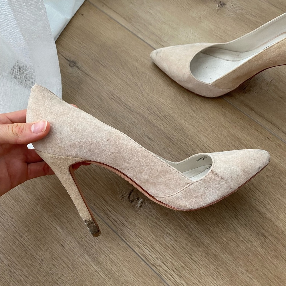 Alice + Olivia Light Pink Suede Pumps - Picture 9 of 10